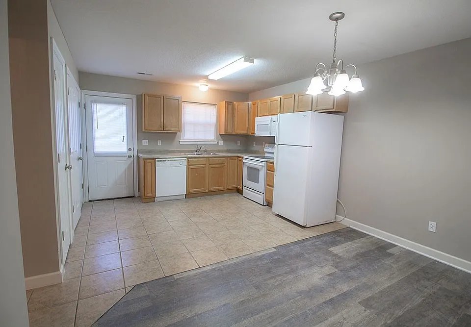 1311 Raleigh Dr