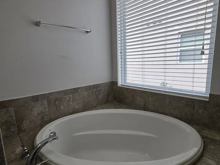 305 Drayton Ave — Photo 23