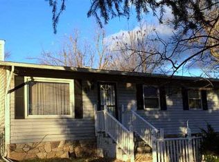 91 Riverview Dr, Fishkill, NY 12524