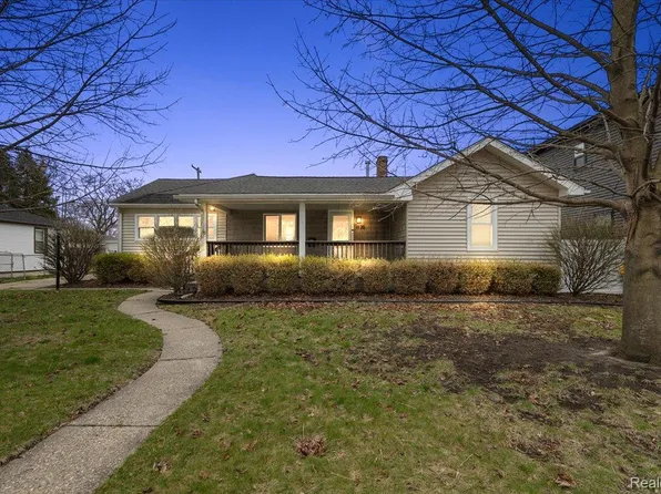 1920 E Saratoga St, Ferndale, MI 48220