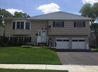 46 Jackson Ct, Fords, NJ 08863