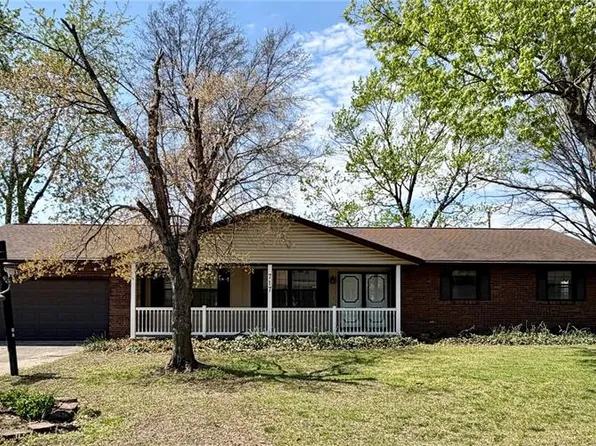 717 Knipp Ave, Mascoutah, IL 62258