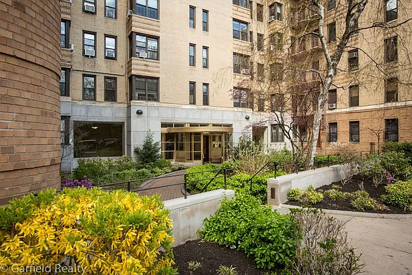 Sold by Garfield Realty  | media 41