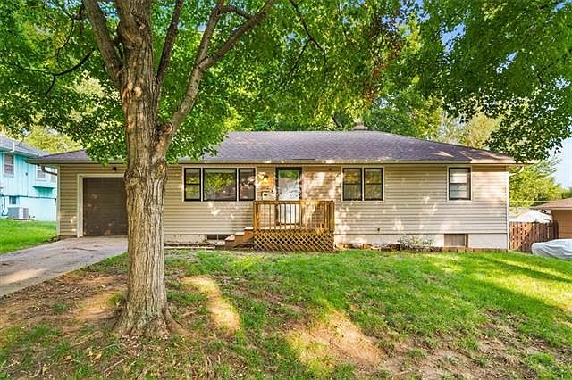 802 SW 17th St Blue Springs MO 64015 Zillow