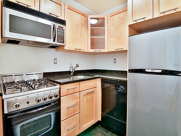 5th image of 236 E 36th St #K1