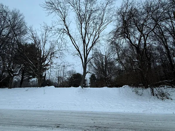 2010 Huey St, South Bend, IN 46628