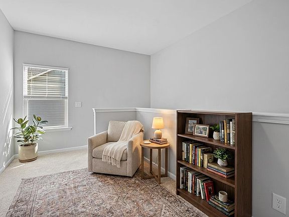 5th image of 1012 Archer Ln