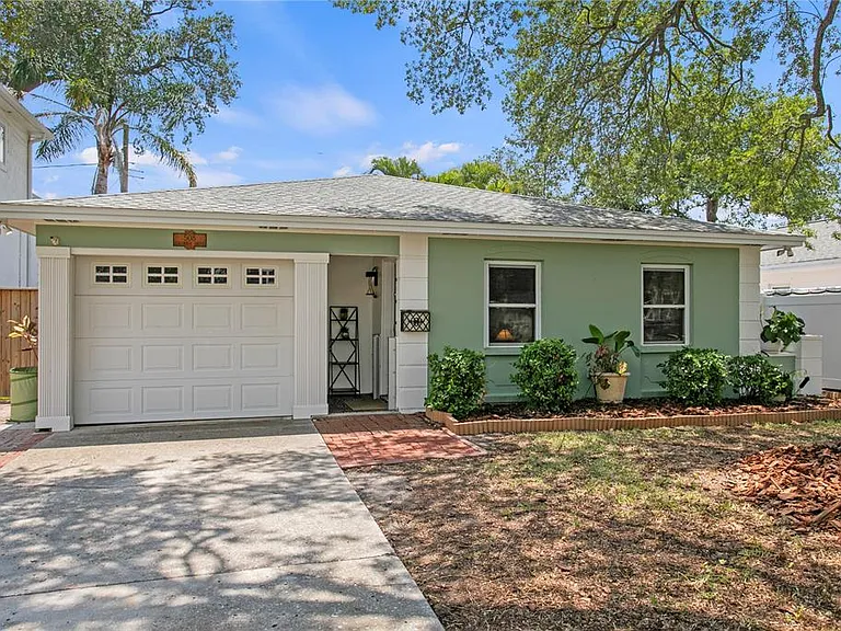 508 Columbia Dr — Photo 2