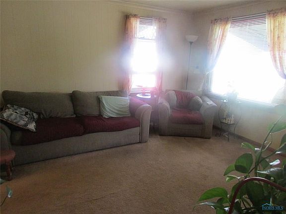 4th image of 240 Mason St