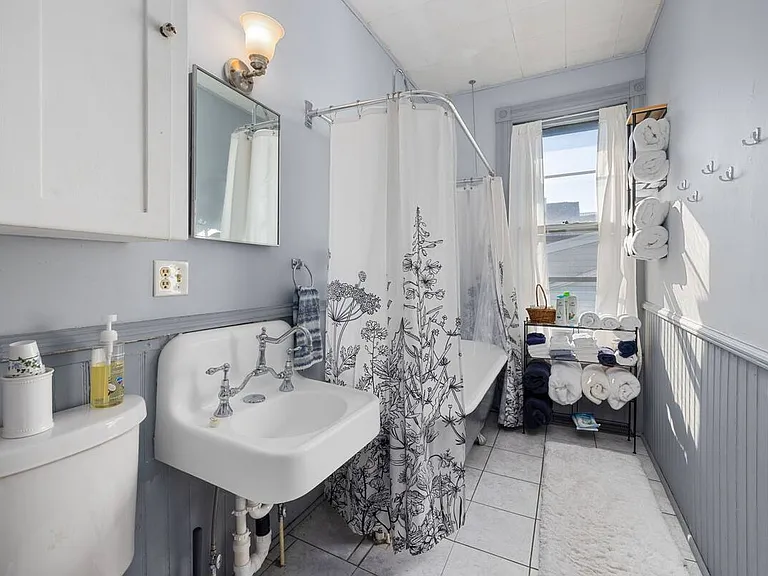 52 S Main St #2 — Photo 4