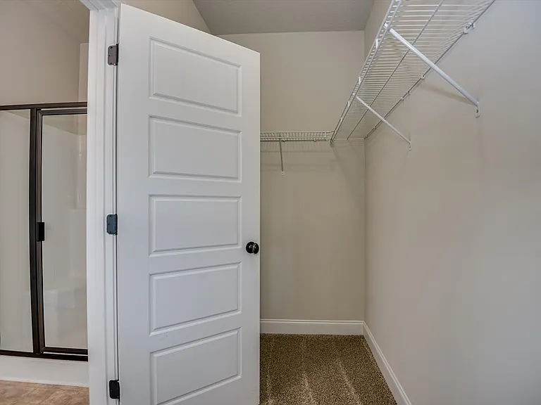 1030 Swan Ct — Photo 6