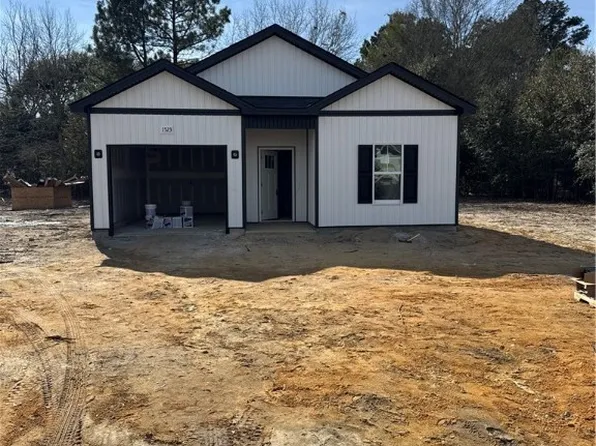 1523 McBryde Lake Rd, Raeford, NC 28376