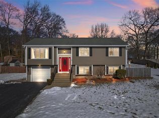 10 Young Ln, Johnston, RI 02919