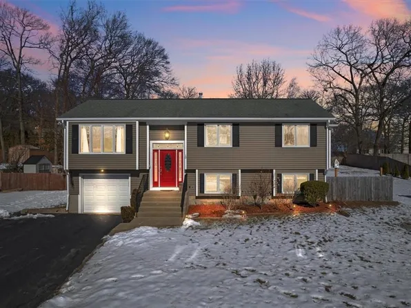 10 Young Ln, Johnston, RI 02919