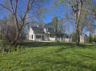 N1595 North Rd, Greenville, WI 54942