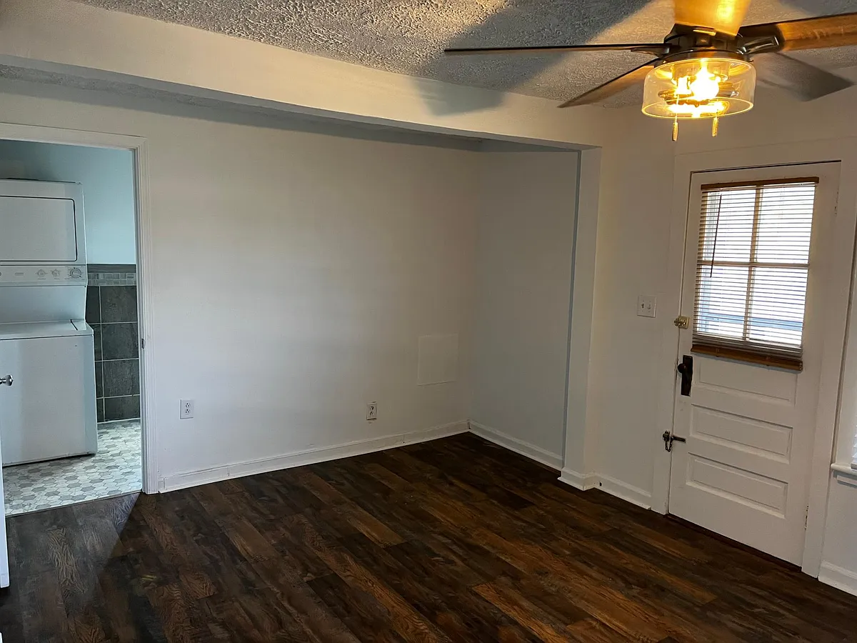 Building Photo - 6261 Spotswood Trl