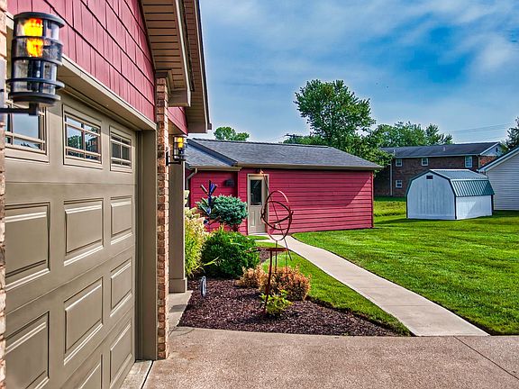3rd image of 429 Linnwood Dr