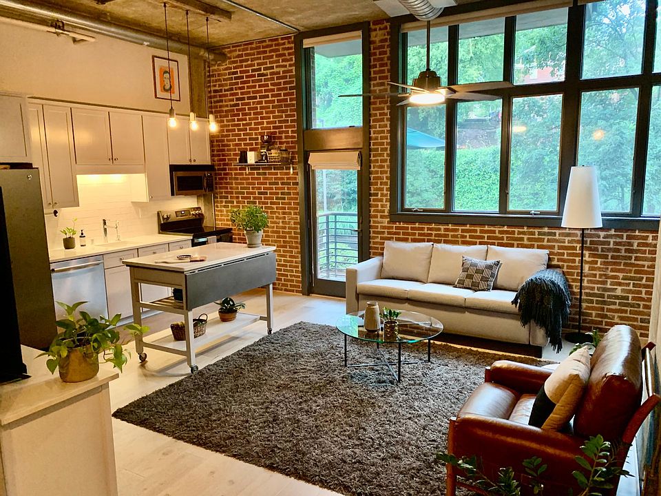 1st image of 640 Glen Iris Dr NE APT 308