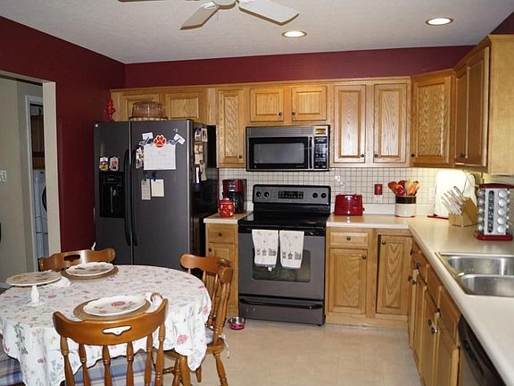 5th image of 322 Lincoln Pl