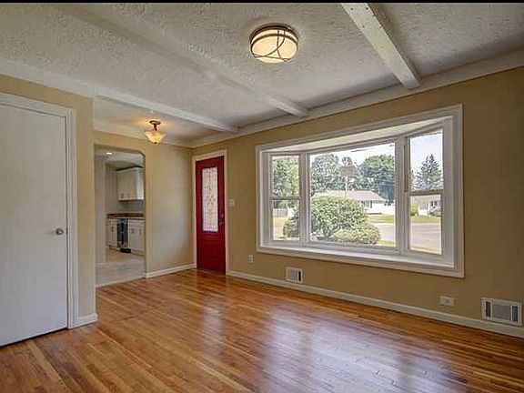 5th image of 26 Pandora Dr