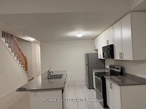 77 Diana Ave Photo 1