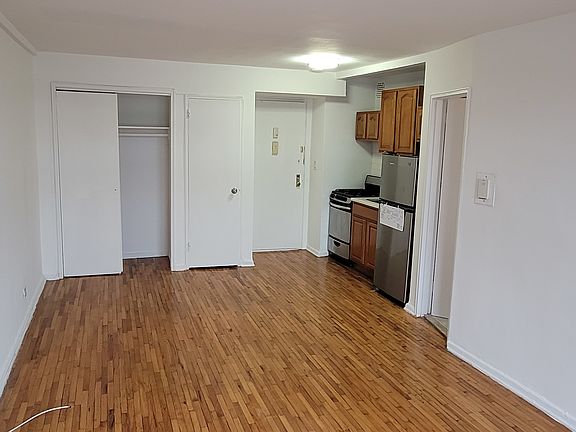 4th image of 50 Shore Blvd #E1