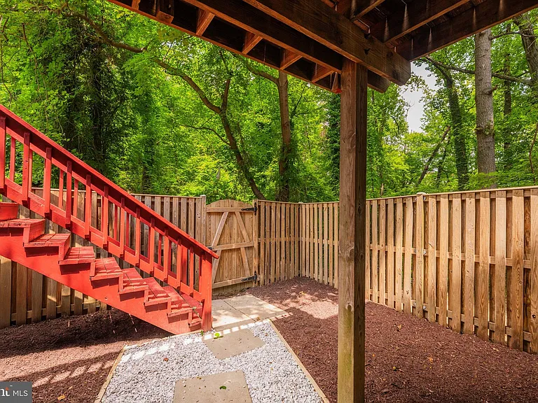 2615 Chivalry Ct — Photo 49