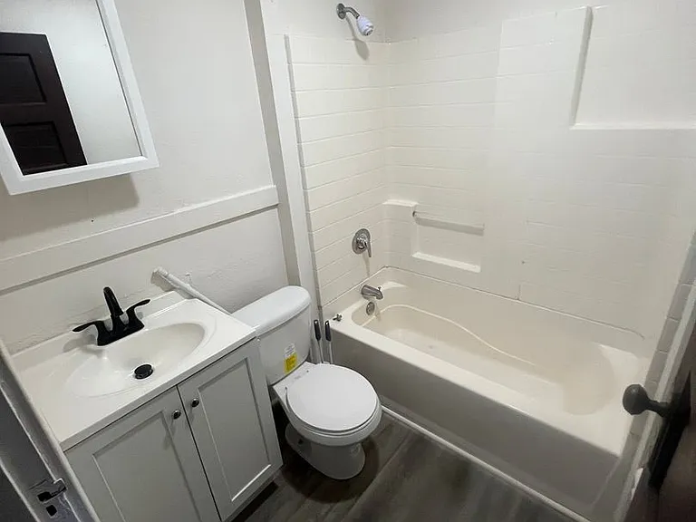 702 N Washington St — Photo 7