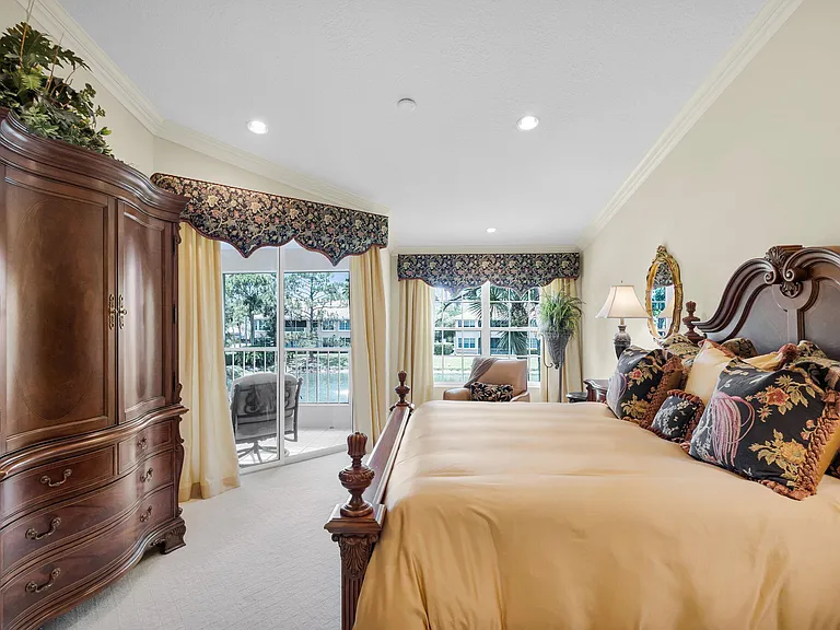 222 Legendary Cir — Photo 40