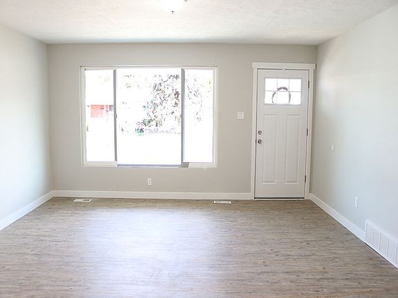 5th image of 1002 E Platinum Way