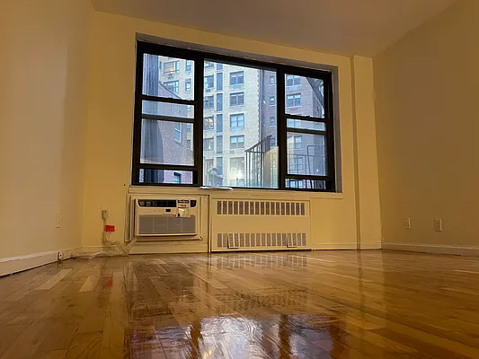 Rented by Eric Goodman Realty Corp | media 9