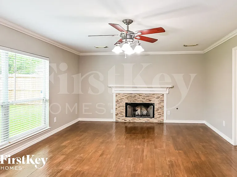 8008 Blue Jay St — Photo 4