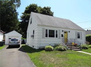 4 Harborview Pl, Bridgeport, CT 06605