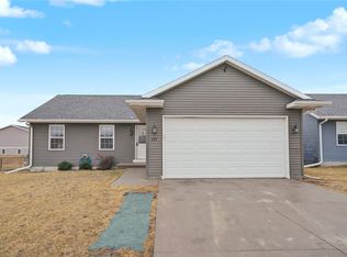 111 Blue Jay Ave, Vinton, IA 52349