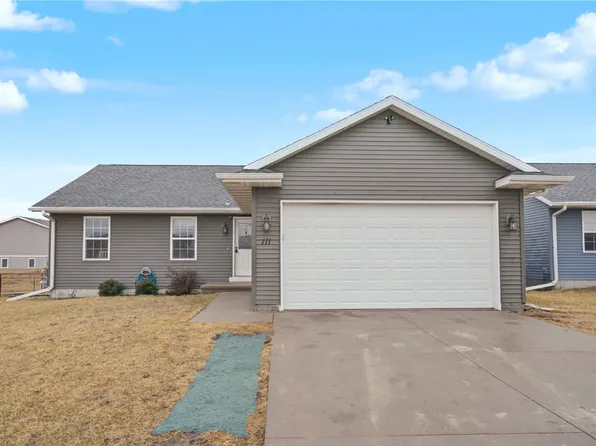111 Blue Jay Ave, Vinton, IA 52349