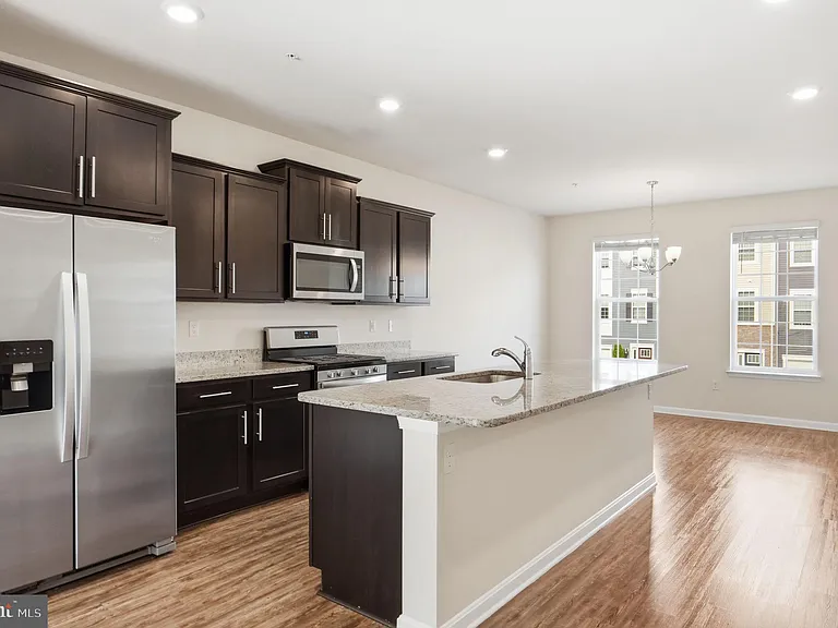 1806 Kellington Ct — Photo 7