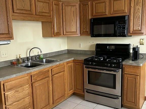 4th image of 3821 Myrtle Rd