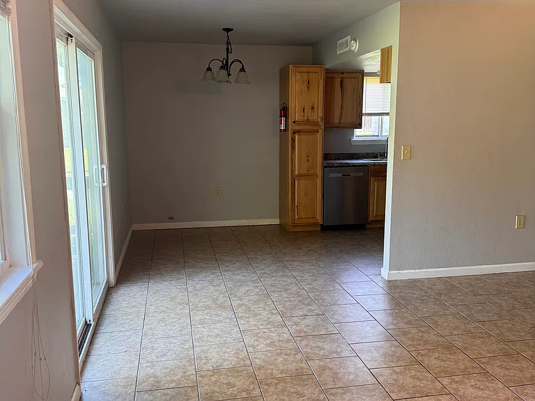 400 Christy Ct — Photo 5