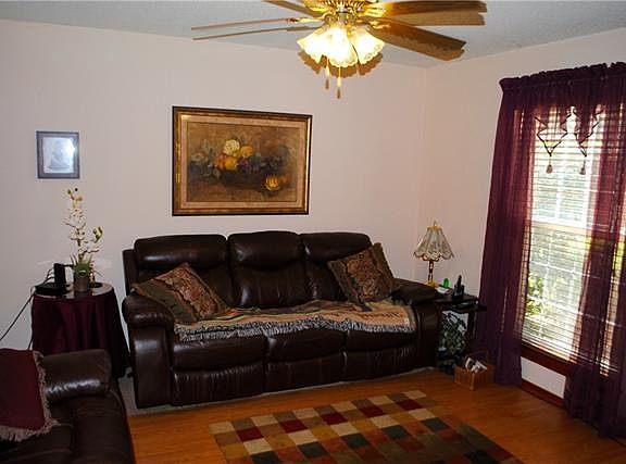 5th image of 2720 Austin Dr