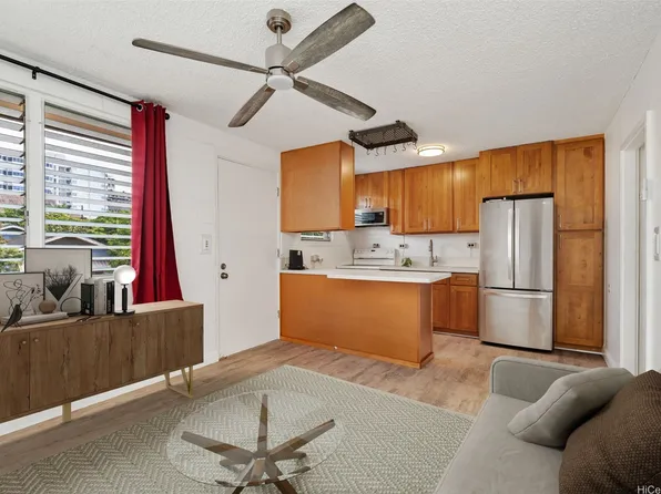 1430 Lusitana St APT 303, Honolulu, HI 96813