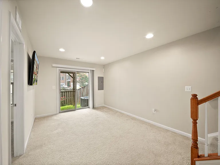 1439 Occoquan Heights Ct — Photo 41