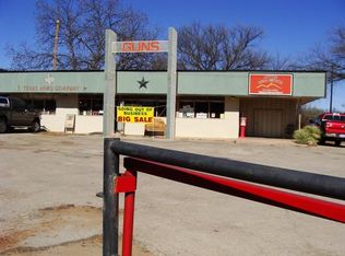 404 Fort McKavitt St, Mason, TX 76856