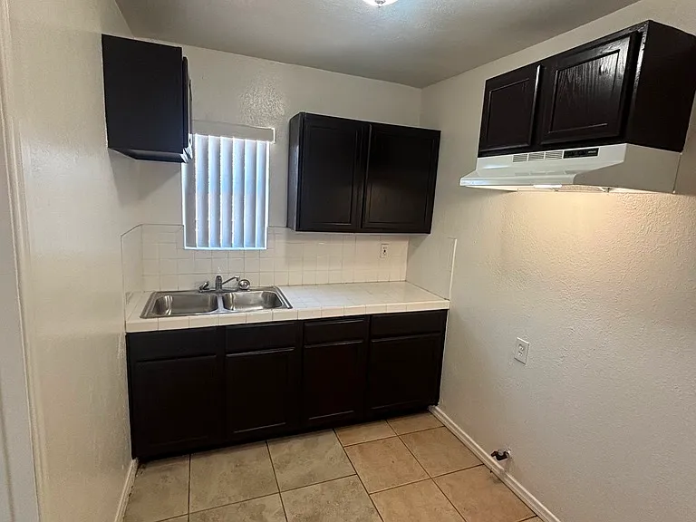 903 E 80th St #3/4 — Photo 4