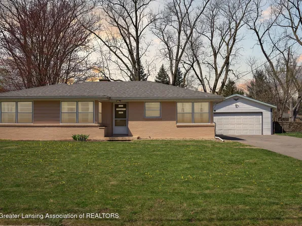 1375 Meadowlane Dr SE, Kentwood, MI 49508