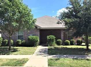 1934 Cross Oaks Dr, Lancaster, TX 75146