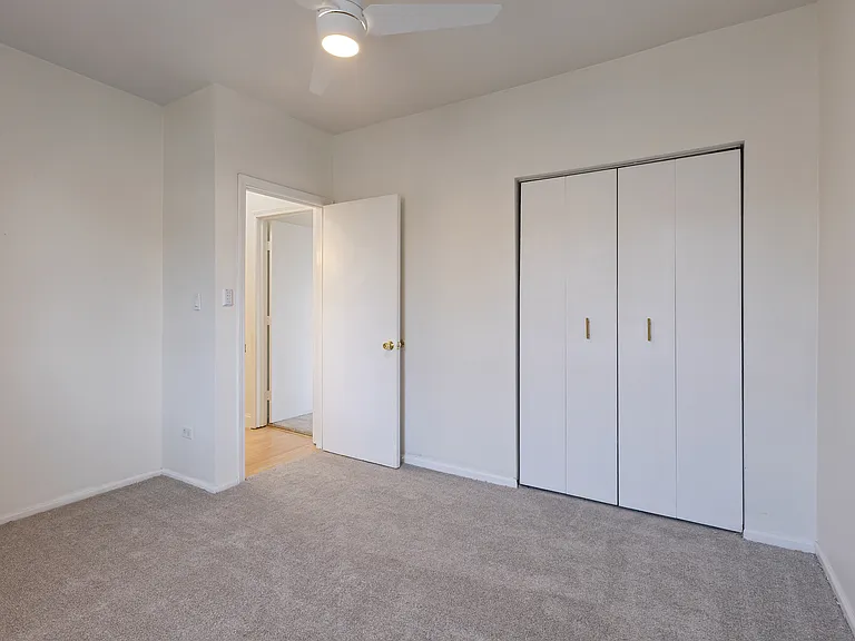 543 E 60th St #4 — Photo 16