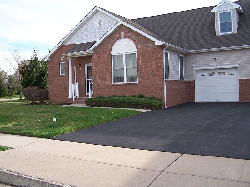 1st image of 28 Indian Plantation St