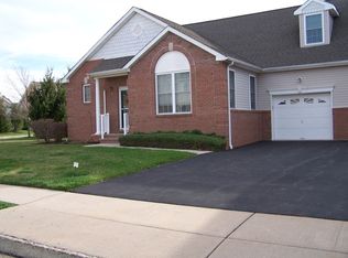 28 Indian Plantation St, Flemington, NJ 08822