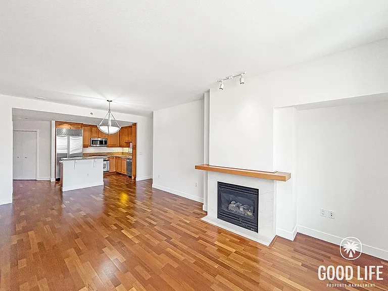 700 W Harbor Dr W #1306 — Photo 6
