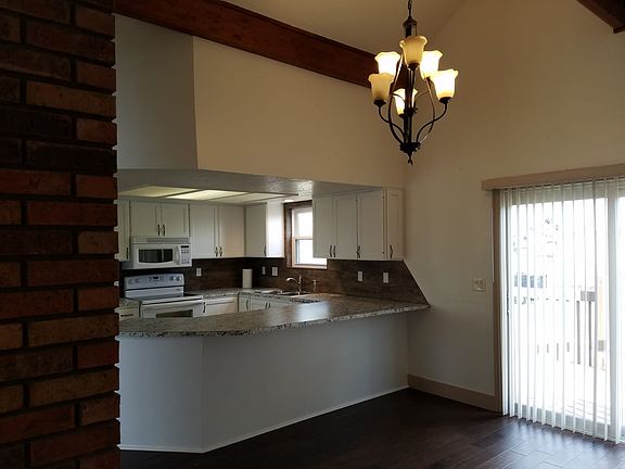 Dining/Kitchen